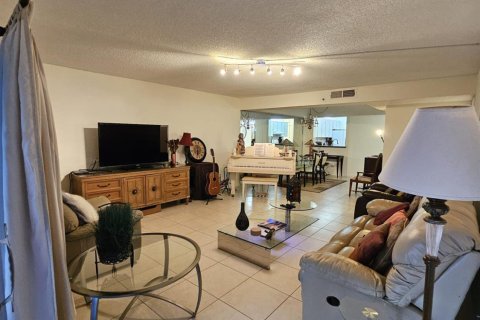 Condo in Boca Raton, Florida, 2 bedrooms  № 1207619 - photo 9