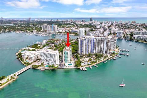 Condo in Miami Beach, Florida, 1 bedroom  № 1216579 - photo 20