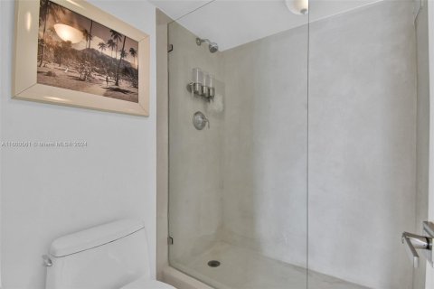 Condo in Miami Beach, Florida, 1 bedroom  № 1216579 - photo 11