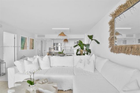 Condo in Miami Beach, Florida, 1 bedroom  № 1216579 - photo 7