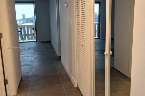 Copropriété à vendre à Miami Beach, Floride: 2 chambres, 76.64 m2 № 1096058 - photo 3