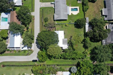 House in Sarasota, Florida 3 bedrooms, 122.72 sq.m. № 1340829 - photo 24