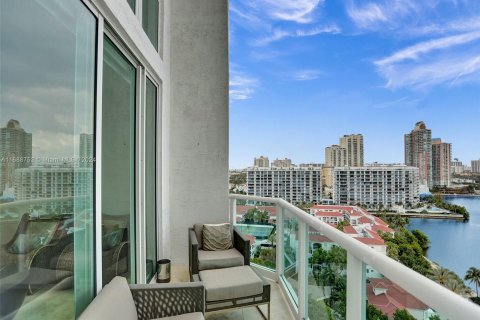 Condo in Aventura, Florida, 3 bedrooms  № 1431284 - photo 1