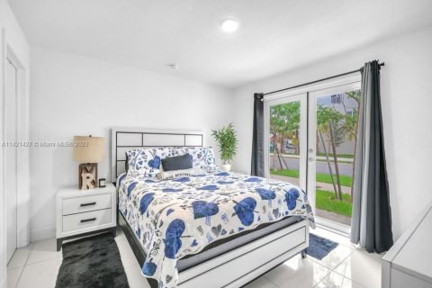Adosado en venta en Homestead, Florida, 4 dormitorios, 139.35 m2 № 632288 - foto 13
