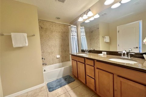 Townhouse in Kissimmee, Florida 4 bedrooms, 176.7 sq.m. № 1139694 - photo 11