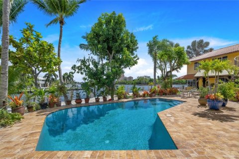 Villa ou maison à vendre à Fort Lauderdale, Floride: 3 chambres, 492.2 m2 № 527287 - photo 14