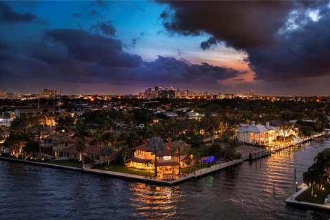 Villa ou maison à vendre à Fort Lauderdale, Floride: 3 chambres, 492.2 m2 № 527287 - photo 3