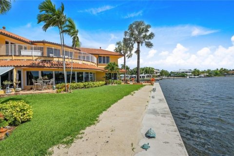 Villa ou maison à vendre à Fort Lauderdale, Floride: 3 chambres, 492.2 m2 № 527287 - photo 8