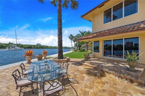 Villa ou maison à vendre à Fort Lauderdale, Floride: 3 chambres, 492.2 m2 № 527287 - photo 26