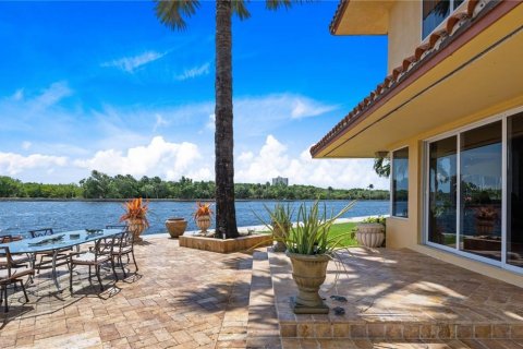 Casa en venta en Fort Lauderdale, Florida, 3 dormitorios, 492.2 m2 № 527287 - foto 22