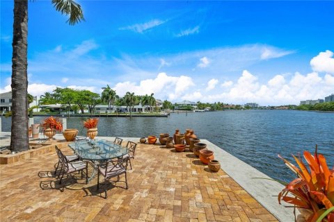 Villa ou maison à vendre à Fort Lauderdale, Floride: 3 chambres, 492.2 m2 № 527287 - photo 7