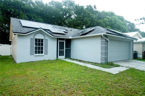 House in Brandon, Florida 3 bedrooms, 134.62 sq.m. № 1353266 - photo 2