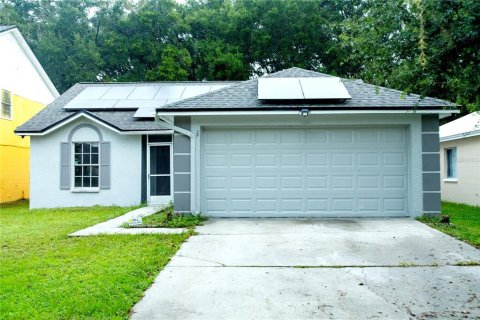 House in Brandon, Florida 3 bedrooms, 134.62 sq.m. № 1353266 - photo 1