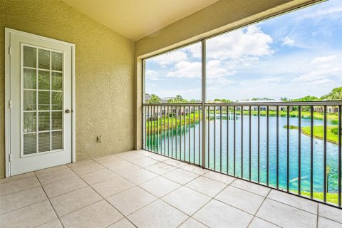 Condo in Fort Myers, Florida, 2 bedrooms  № 1106637 - photo 5