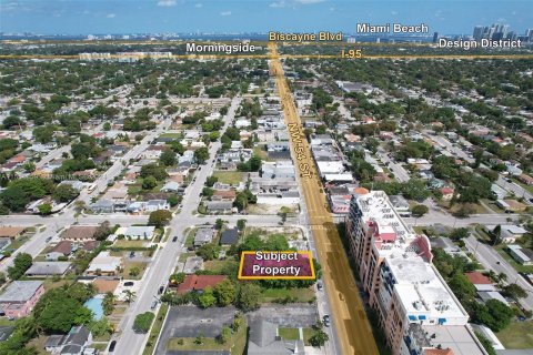 Commercial property in Miami, Florida № 1078776 - photo 1
