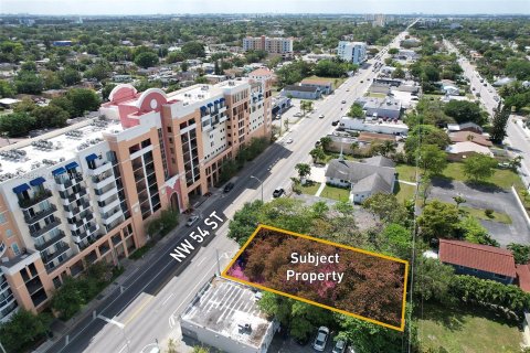 Commercial property in Miami, Florida № 1078776 - photo 15
