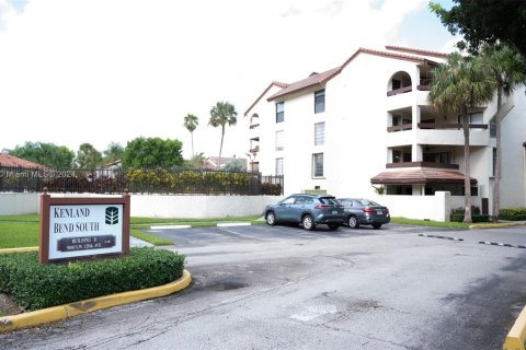 Condominio en venta en Miami, Florida, 3 dormitorios, 115.2 m2 № 1404709 - foto 2