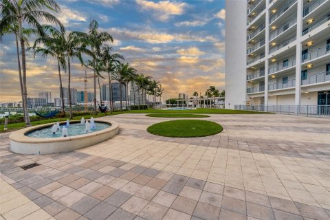 Condo in Miami, Florida, 2 bedrooms  № 1404660 - photo 22