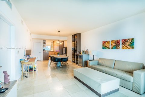 Condo in Miami, Florida, 2 bedrooms  № 1404660 - photo 18