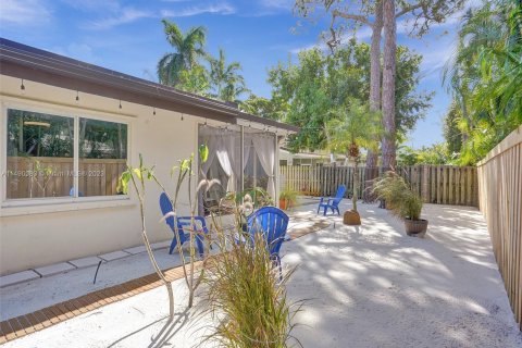 House in Wilton Manors, Florida 3 bedrooms, 143.81 sq.m. № 853883 - photo 14