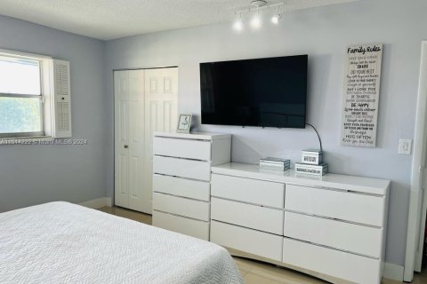 Condominio en venta en Lauderhill, Florida, 2 dormitorios, 104.98 m2 № 947785 - foto 7