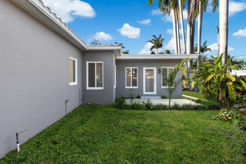 House in Hollywood, Florida 3 bedrooms, 267.74 sq.m. № 1162949 - photo 12