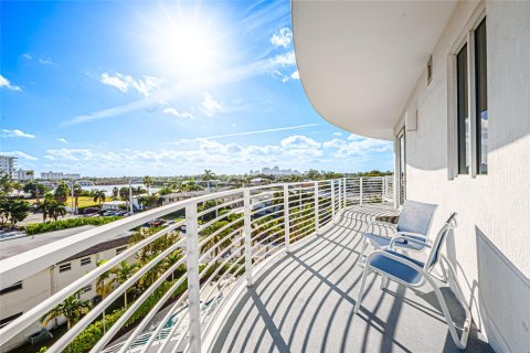 Condo in Fort Lauderdale, Florida, 3 bedrooms  № 987381 - photo 13