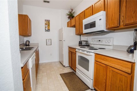 Condo in Kissimmee, Florida, 2 bedrooms  № 1298729 - photo 9