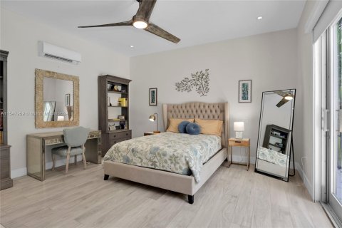 Casa en venta en Biscayne Park, Florida, 5 dormitorios, 232.44 m2 № 1092505 - foto 19