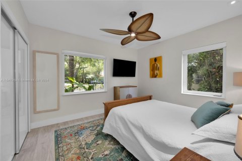 Casa en venta en Biscayne Park, Florida, 5 dormitorios, 232.44 m2 № 1092505 - foto 24
