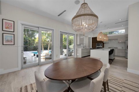 Villa ou maison à vendre à Biscayne Park, Floride: 5 chambres, 232.44 m2 № 1092505 - photo 13
