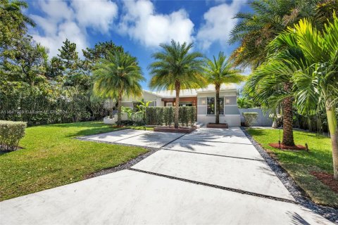 Villa ou maison à vendre à Biscayne Park, Floride: 5 chambres, 232.44 m2 № 1092505 - photo 3