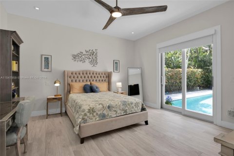 Casa en venta en Biscayne Park, Florida, 5 dormitorios, 232.44 m2 № 1092505 - foto 18