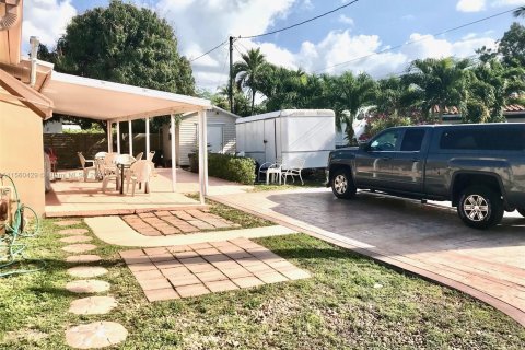 Immobilier commercial à vendre à Hollywood, Floride: 137.59 m2 № 1092538 - photo 3