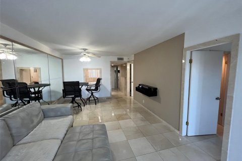 Condo in Deerfield Beach, Florida, 2 bedrooms  № 1207287 - photo 18