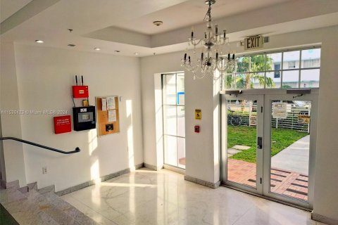 Condominio en venta en Miami Beach, Florida, 1 dormitorio, 46.17 m2 № 1004303 - foto 3