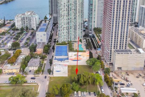 Commercial property in Miami, Florida № 986743 - photo 28