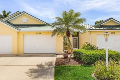 Villa ou maison à vendre à Punta Gorda, Floride: 2 chambres, 96.8 m2 № 1247089 - photo 1