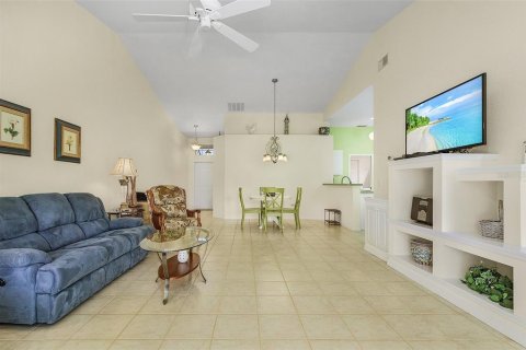 Villa ou maison à vendre à Punta Gorda, Floride: 2 chambres, 96.8 m2 № 1247089 - photo 5