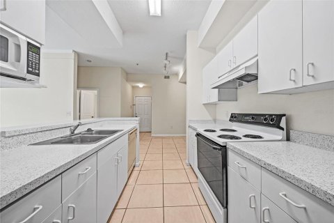 Copropriété à vendre à Tampa, Floride: 2 chambres, 95.88 m2 № 1382827 - photo 9