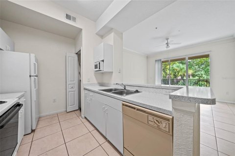 Copropriété à vendre à Tampa, Floride: 2 chambres, 95.88 m2 № 1382827 - photo 8