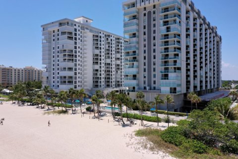 Condominio en venta en Pompano Beach, Florida, 2 dormitorios, 130.06 m2 № 1136457 - foto 3