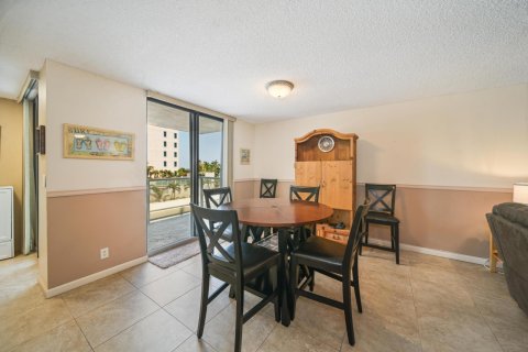 Copropriété à vendre à Pompano Beach, Floride: 2 chambres, 130.06 m2 № 1136457 - photo 30