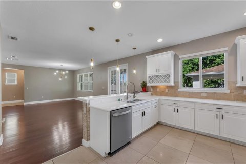 Casa en venta en Orlando, Florida, 4 dormitorios, 268.3 m2 № 1297971 - foto 13