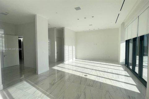 Copropriété à vendre à Sunny Isles Beach, Floride: 2 chambres, 189.71 m2 № 1135210 - photo 14