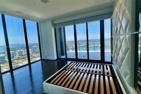 Condominio en venta en Sunny Isles Beach, Florida, 2 dormitorios, 189.71 m2 № 1135210 - foto 27