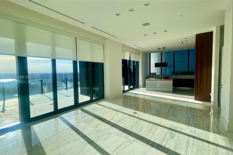 Condominio en venta en Sunny Isles Beach, Florida, 2 dormitorios, 189.71 m2 № 1135210 - foto 12