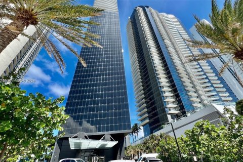 Copropriété à vendre à Sunny Isles Beach, Floride: 2 chambres, 189.71 m2 № 1135210 - photo 1