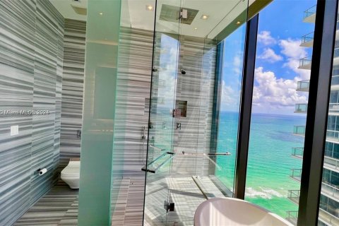 Copropriété à vendre à Sunny Isles Beach, Floride: 2 chambres, 189.71 m2 № 1135210 - photo 25