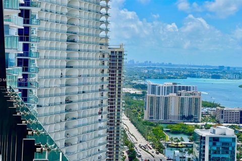 Condominio en venta en Sunny Isles Beach, Florida, 2 dormitorios, 189.71 m2 № 1135210 - foto 4